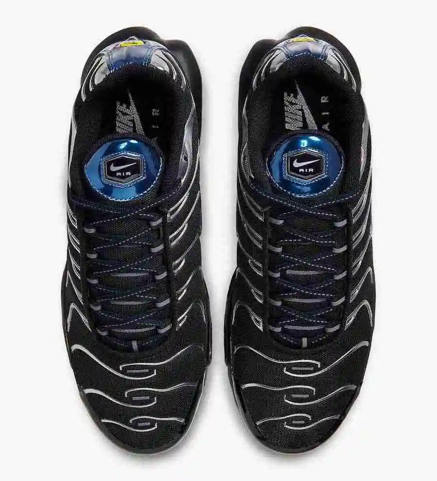 nike-air-max-plus-black-metallic-silver-cw2646-001-release-date-info-4.webp