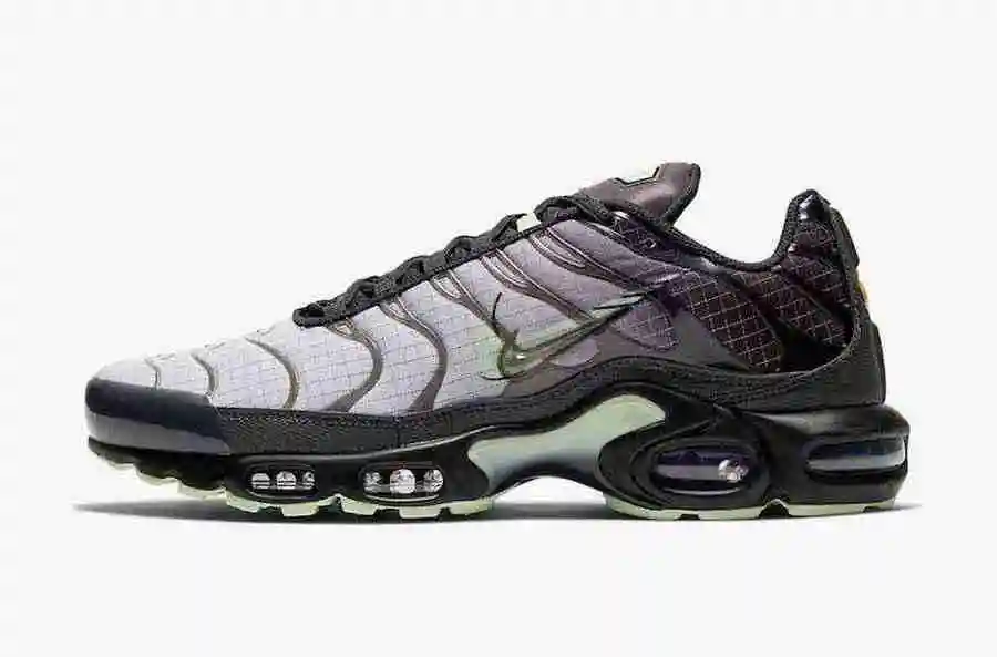 Nike-Air-Max-Plus-Green-Glow-CT1619-001-Release-Date.webp