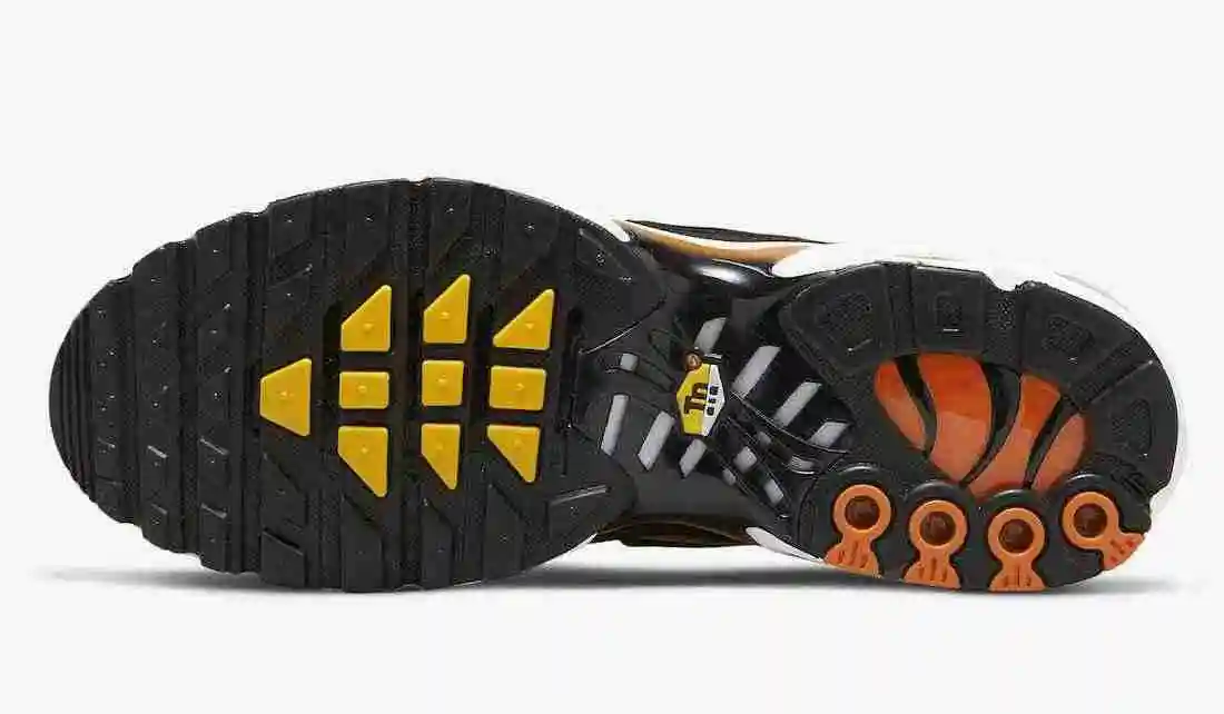 Nike-Air-Max-Plus-Orange-Black-DM0032-800-Release-Date-1.webp