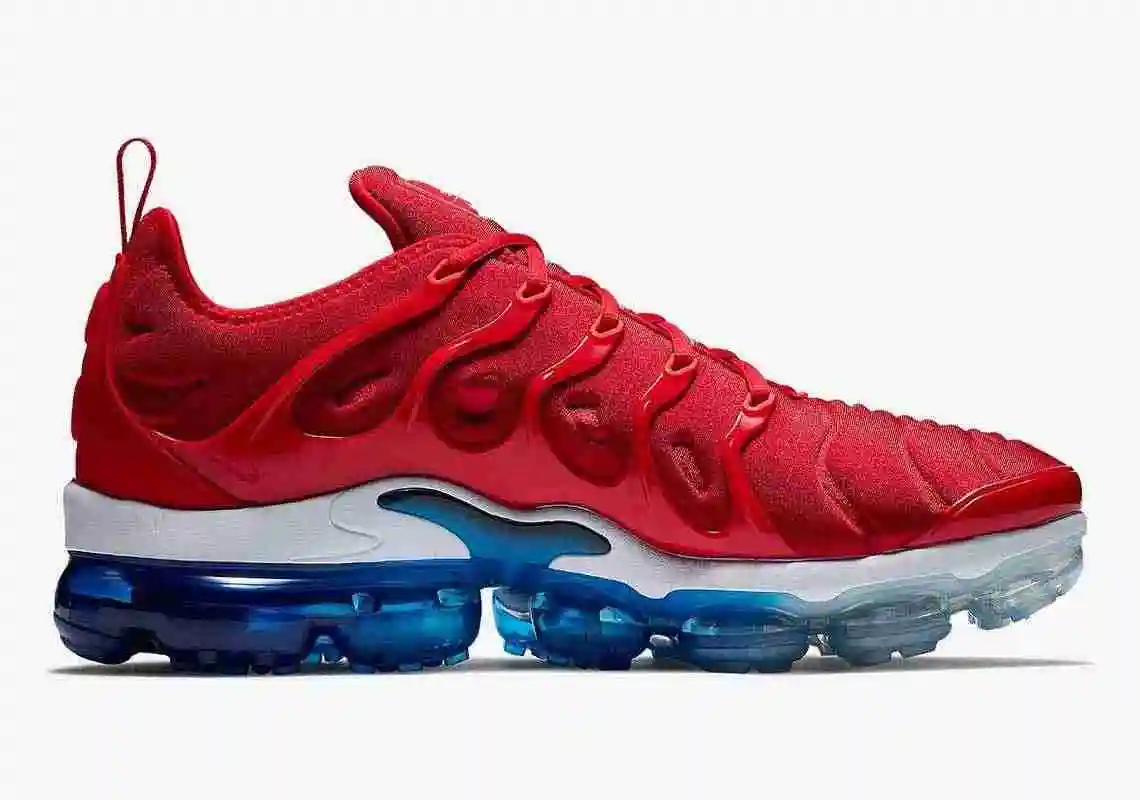 nike-vapormax-plus-red-white-blue-924453-601-3.webp
