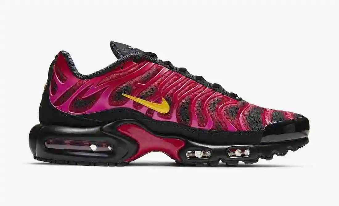 Supreme-Nike-Air-Max-Plus-Fire-Pink-DA1472-600-Release-Date-2.webp