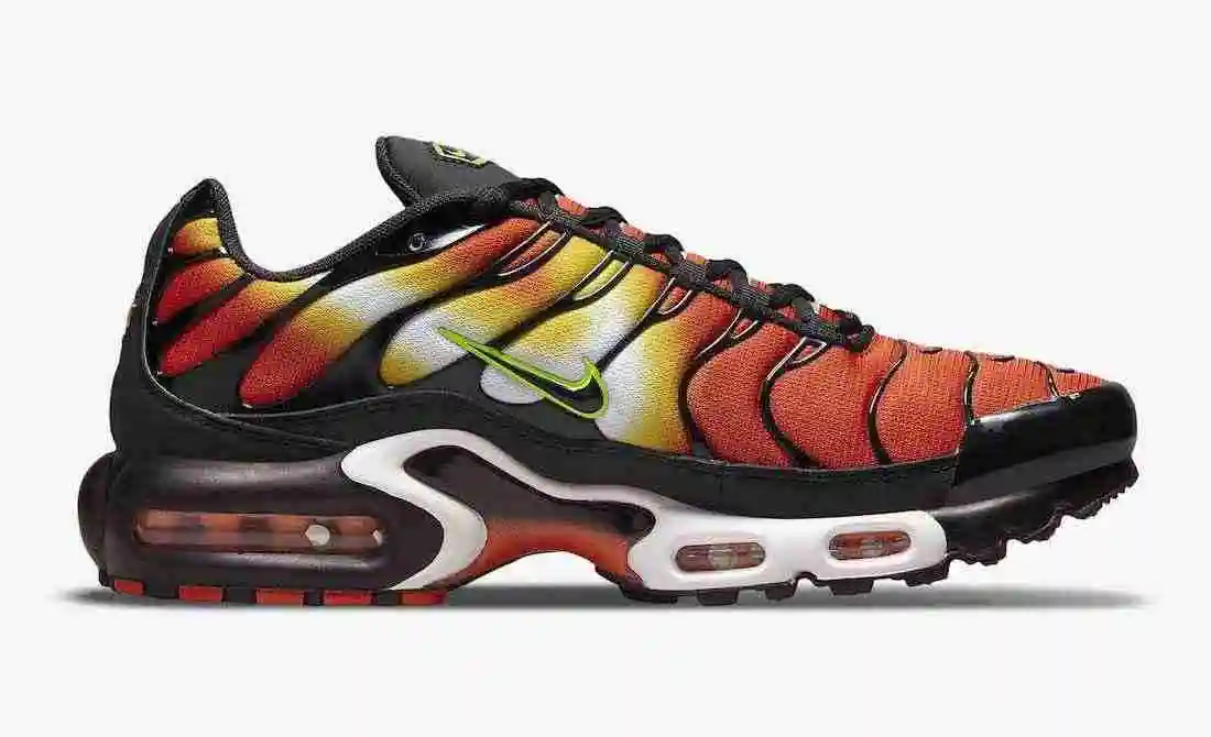 Nike-Air-Max-Plus-Sunset-Gradient-DR8581-800-Release-Date-2.webp