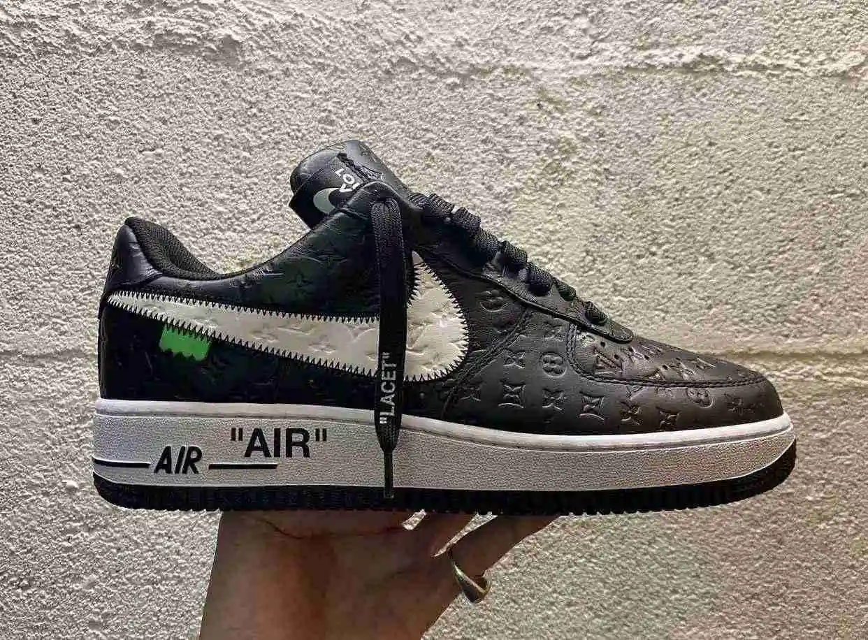 Louis-Vuitton-Nike-Air-Force-1-Black.webp
