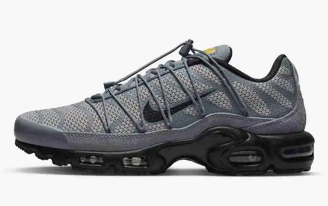Nike-Air-Max-Plus-Grey-Reflective-FD0670-002-Release-Date.webp