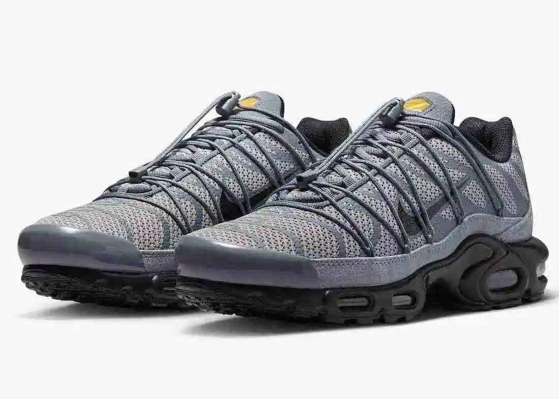 Nike-Air-Max-Plus-Grey-Reflective-FD0670-002-Release-Date-4.webp