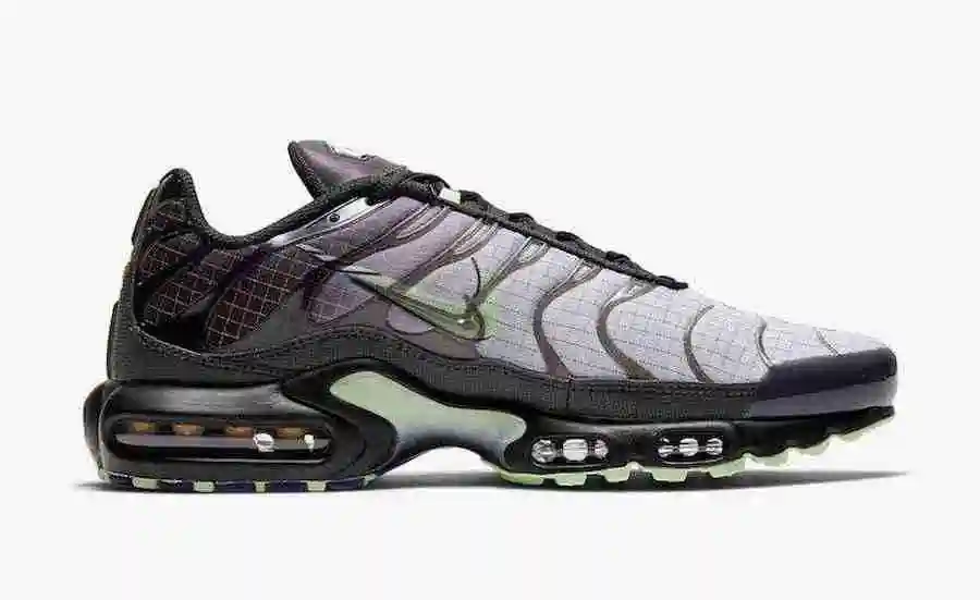 Nike-Air-Max-Plus-Green-Glow-CT1619-001-Release-Date-2.webp