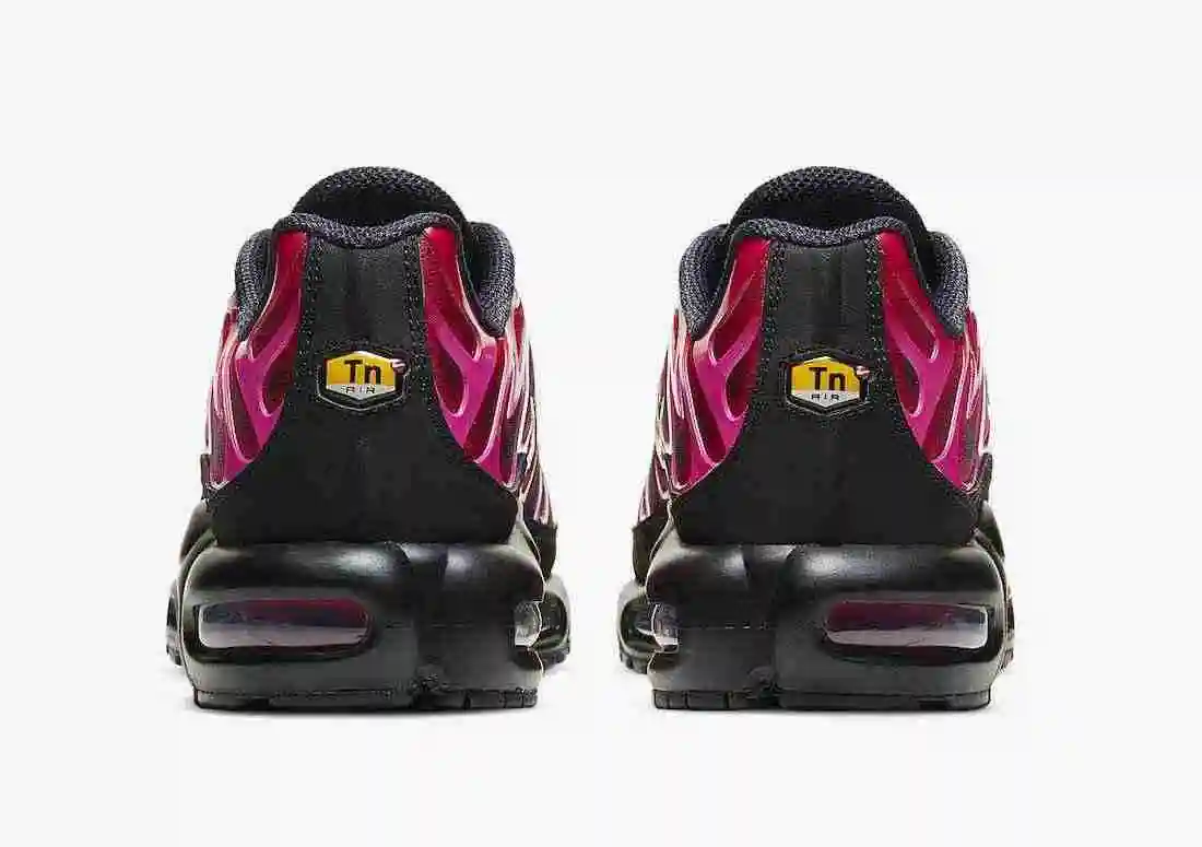 Supreme-Nike-Air-Max-Plus-Fire-Pink-DA1472-600-Release-Date-5.webp
