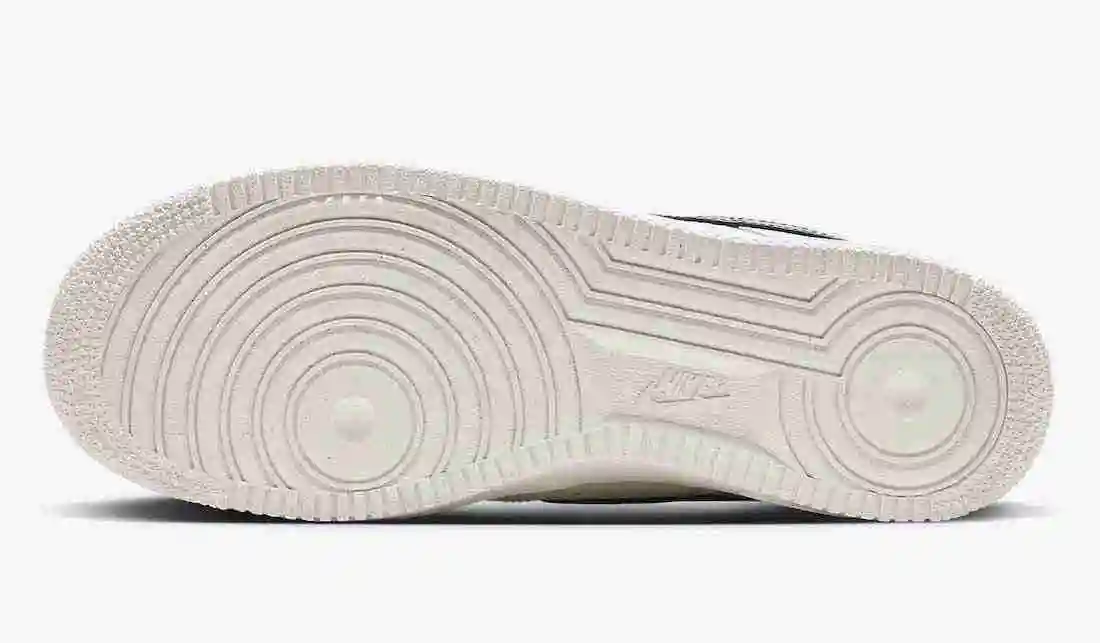 Nike-Air-Force-1-Low-Snakeskin-FN8892-191-1.webp