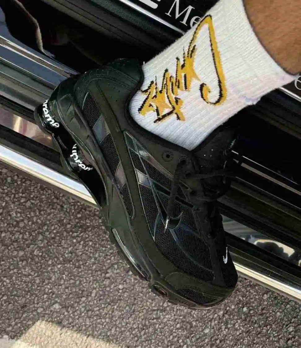 Supreme-Nike-Shox-Ride-2-Black-Release-Date (1).webp