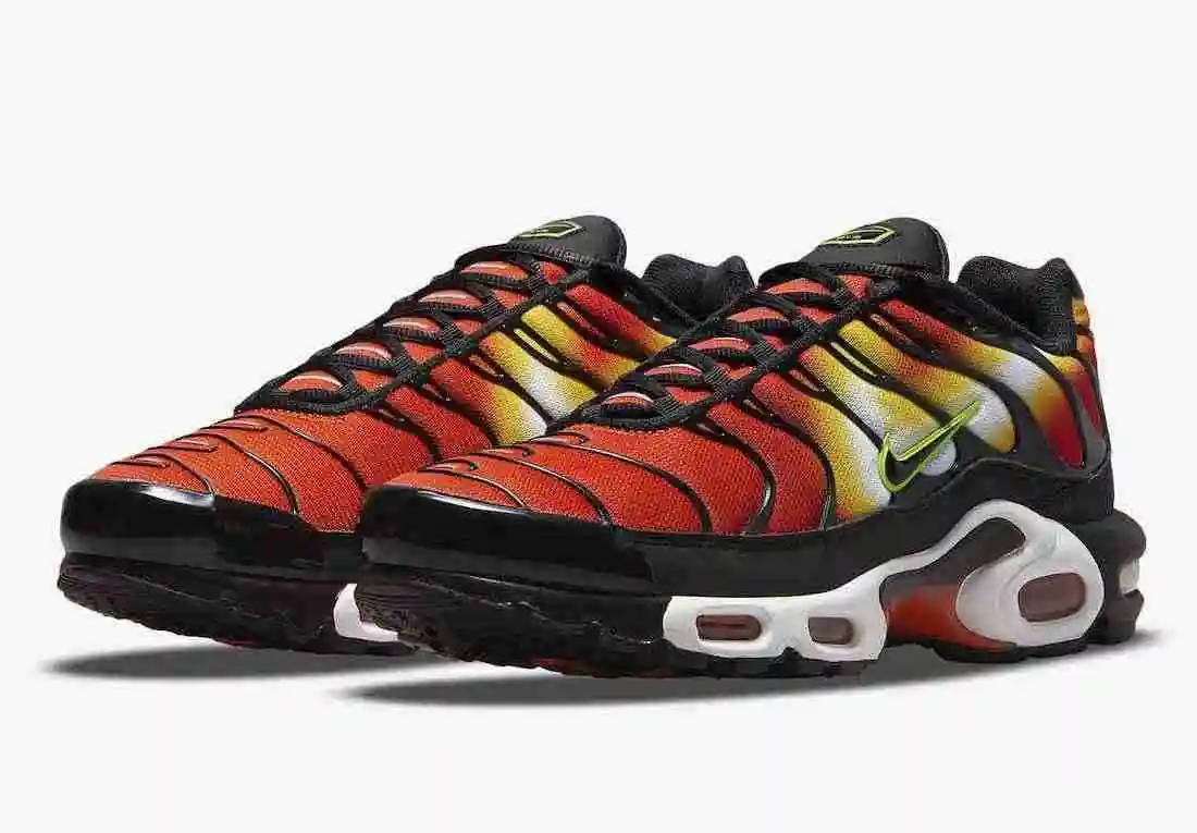 Nike-Air-Max-Plus-Sunset-Gradient-DR8581-800-Release-Date-4.webp
