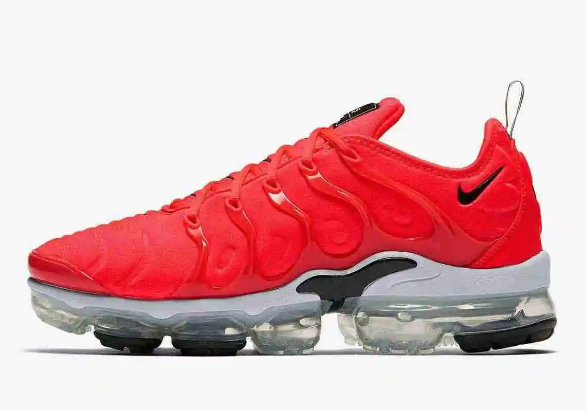 nke-vapormax-plus-924453-602-2.webp