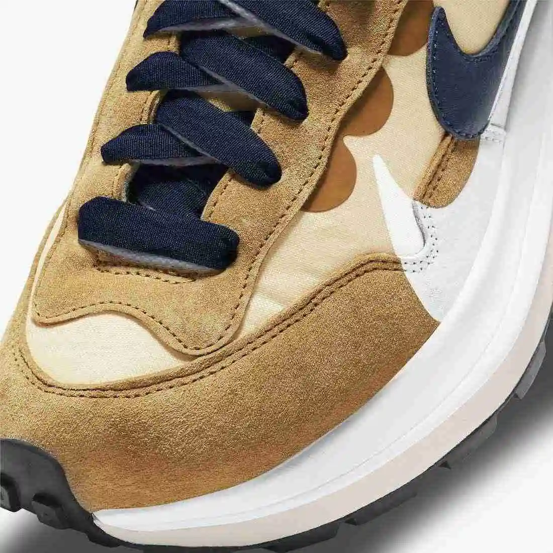 Sacai-Nike-VaporWaffle-Sesame-DD1875-200-Release-Date-6.webp