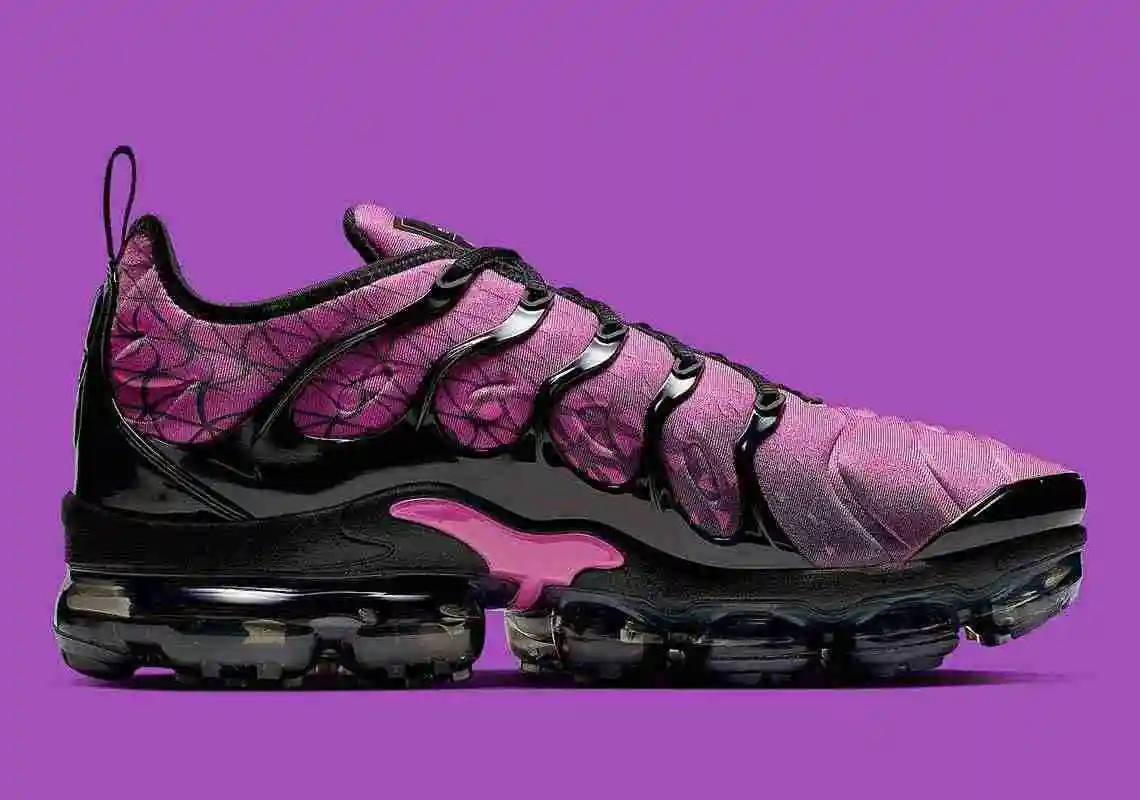 nike-vapormax-plus-924453_603-4.webp