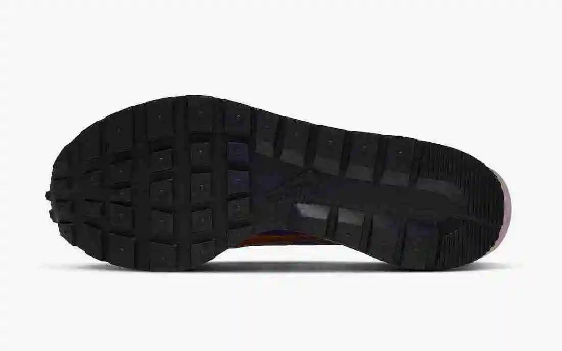 Sacai-Nike-VaporWaffle-Dark-Iris-DD1875-500-Release-Date-5.webp