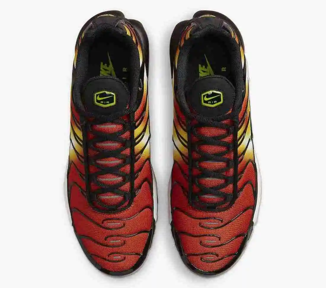 Nike-Air-Max-Plus-Sunset-Gradient-DR8581-800-Release-Date-3.webp