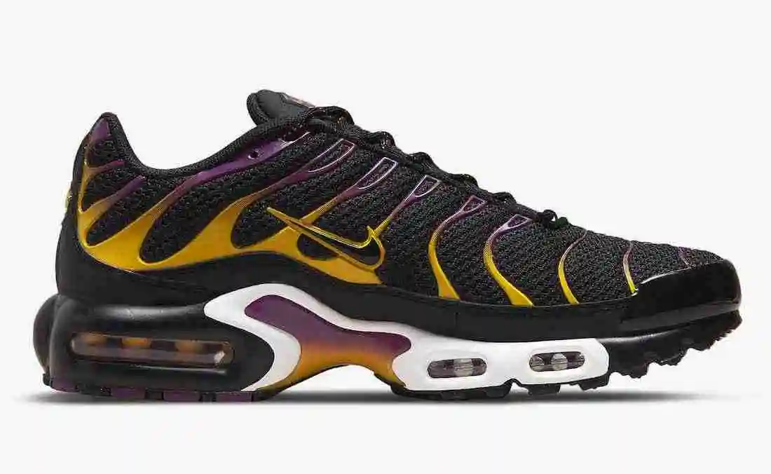 Nike-Air-Max-Plus-DX2663-001-Release-Date-2.webp