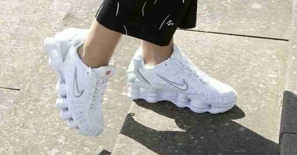 Nikewmnsshox.webp