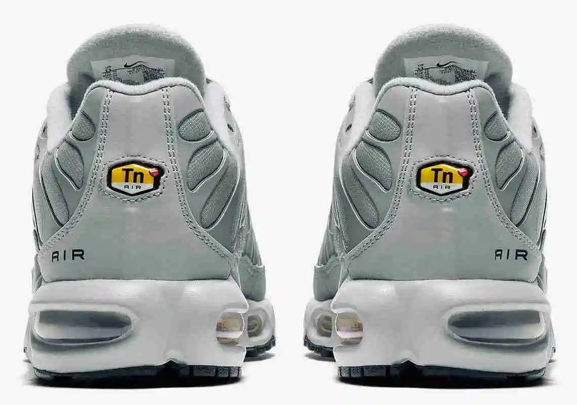 nike-air-max-plus-CU3454-002-6.webp