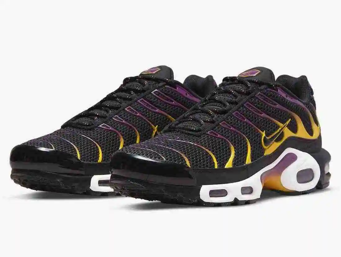 Nike-Air-Max-Plus-DX2663-001-Release-Date-4.webp