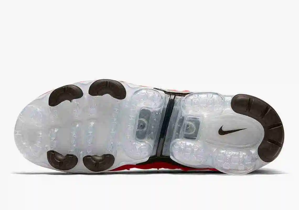nke-vapormax-plus-924453-602-4.webp