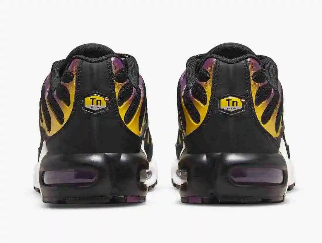 Nike-Air-Max-Plus-DX2663-001-Release-Date-5.webp