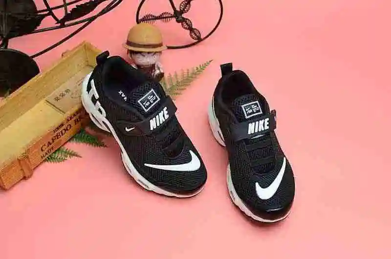 耐克 Nike Mercurial Air Max Plus Tn 滴塑童鞋 黑白 28-35 (4).webp
