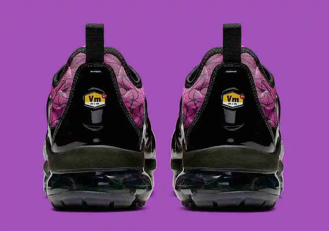 nike-vapormax-plus-924453_603-1.webp