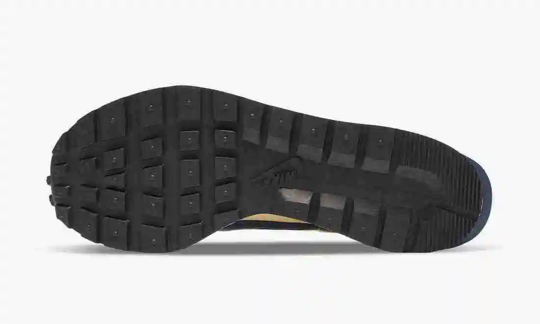 Sacai-Nike-VaporWaffle-Sesame-DD1875-200-Release-Date-1.webp