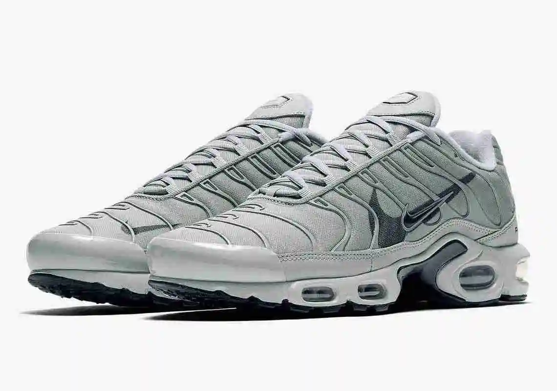 nike-air-max-plus-CU3454-002-5.webp