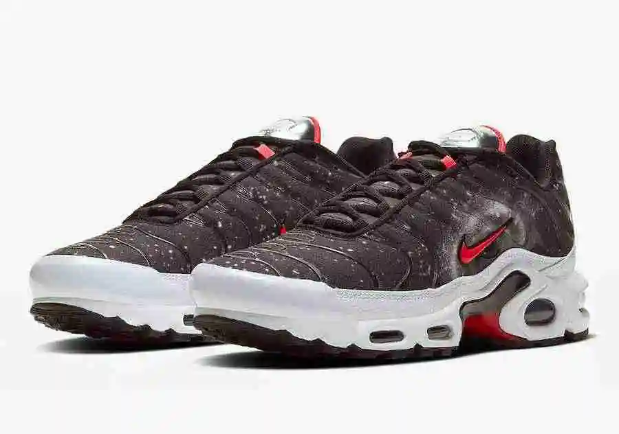 Nike-Air-Max-Plus-Supernova-Galaxy-CW6019-001-Release-Date (1).webp