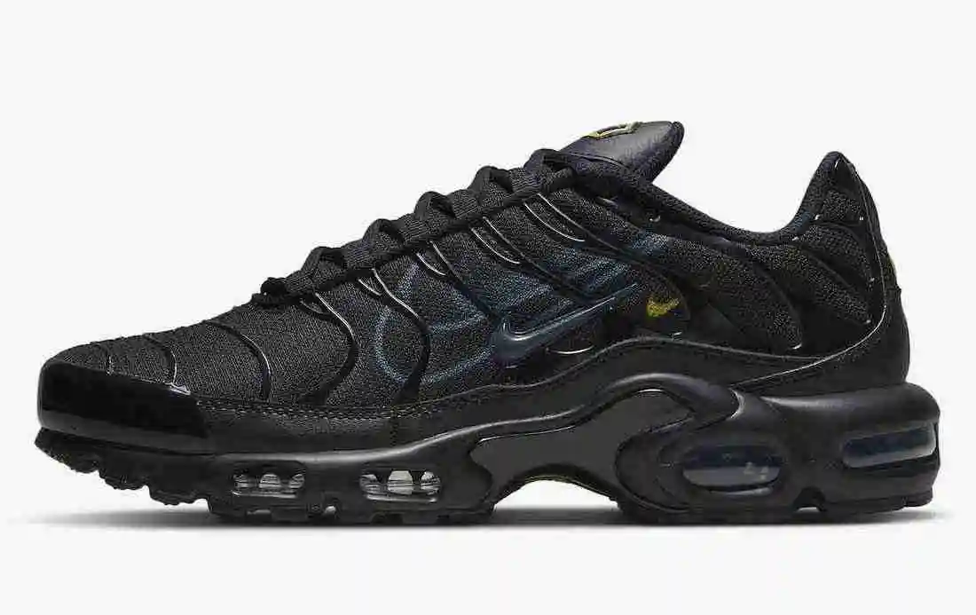 Nike-Air-Max-Plus-Triple-Black-DX2652-001-Release-Date.webp