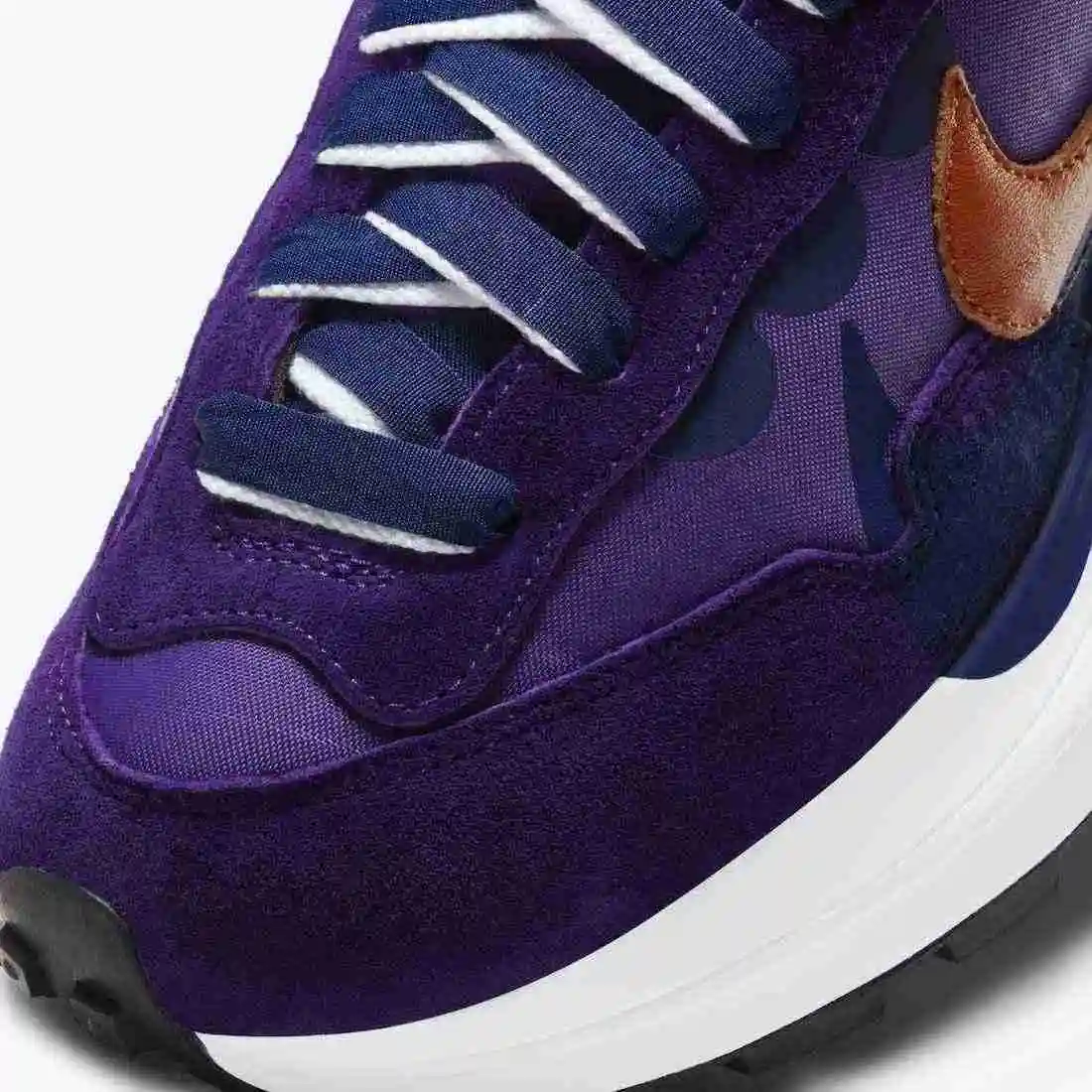 Sacai-Nike-VaporWaffle-Dark-Iris-DD1875-500-Release-Date-7.webp