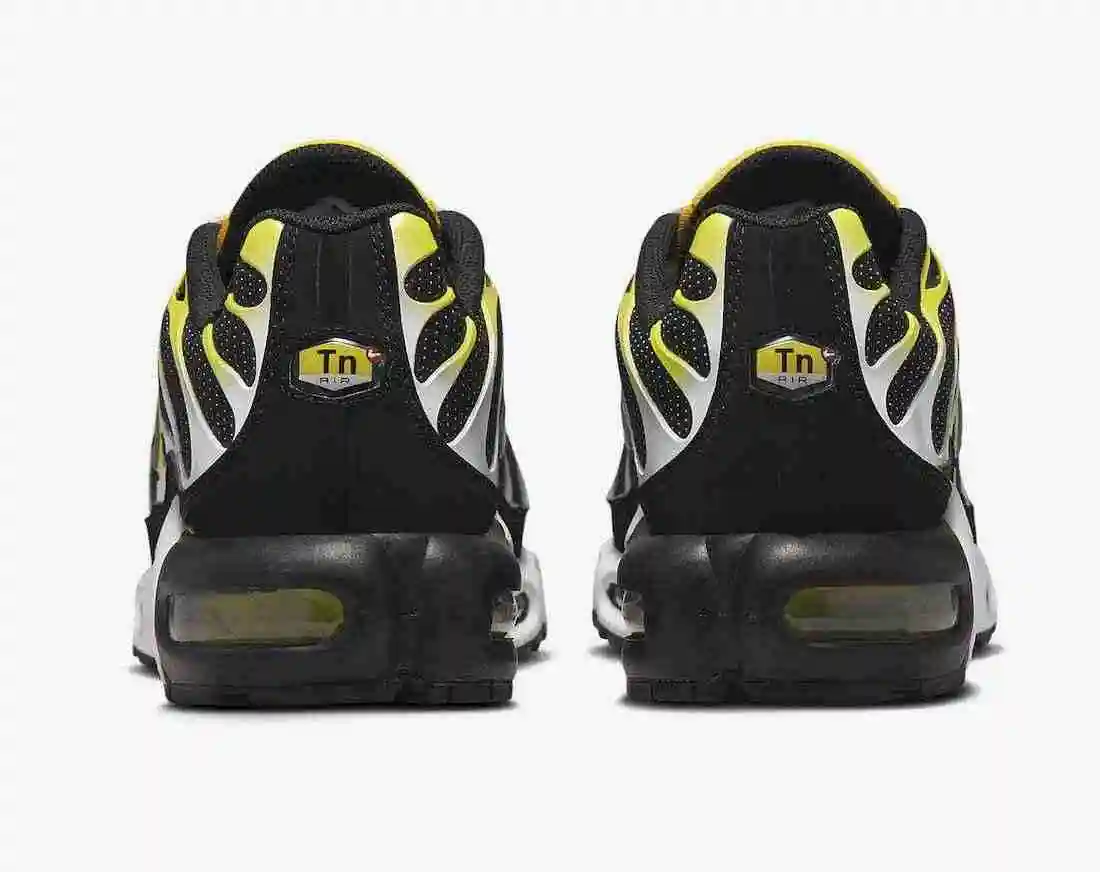 Nike-Air-Max-Plus-Black-Yellow-White-DQ3983-001-Release-Date-5.webp