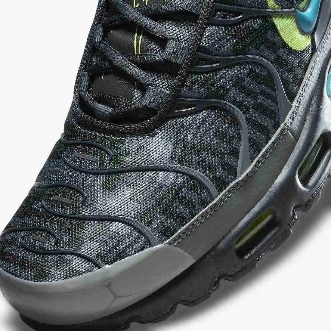 Nike-Air-Max-Plus-DJ6896-070-Release-Date-7.webp