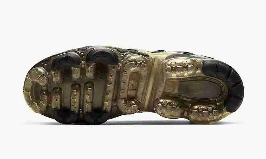 Nike-Air-VaporMax-Plus-Black-Gold-CW7299-001-Release-Date-1.webp