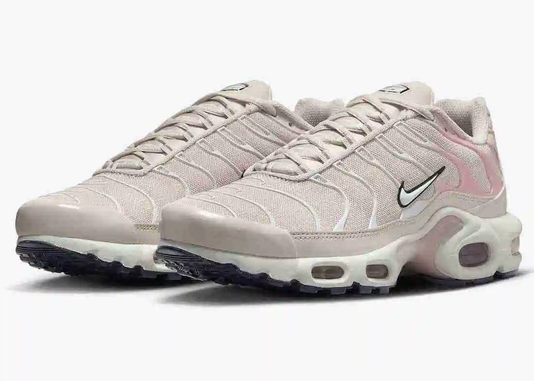 Nike-Air-Max-Plus-Sandrift-Pink-Oxford-DZ3671-102-Release-Date-4.webp