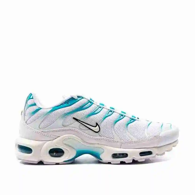 nike-air-max-plus-white-852630-105-1.webp
