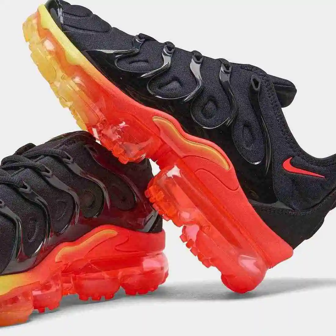 Nike-Air-VaporMax-Plus-Fresh-DJ5525-001-Release-Date-5.webp