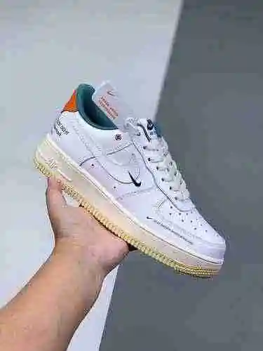Nike Air Force 1 Low DM0970-111 36-45 con media talla