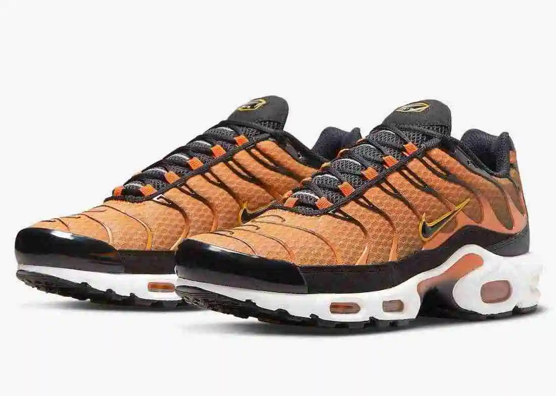 Nike-Air-Max-Plus-Orange-Black-DM0032-800-Release-Date-4.webp