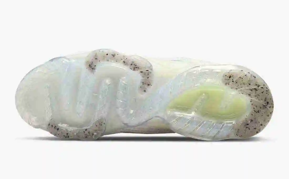 Nike-Air-VaporMax-2021-DQ7633-100-Release-Date-1.webp
