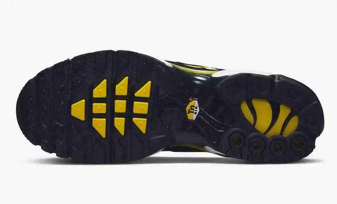 Nike-Air-Max-Plus-Black-Yellow-White-DQ3983-001-Release-Date-2.webp