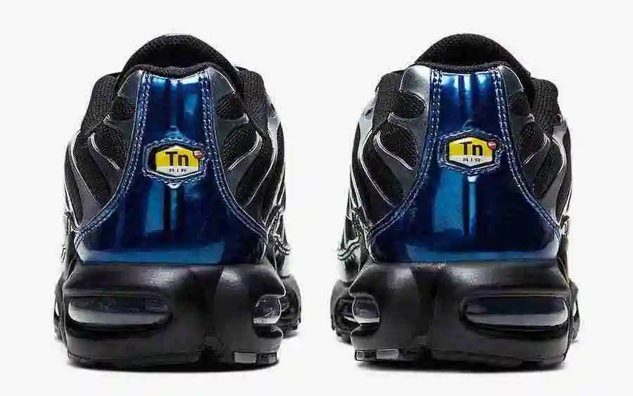 nike-air-max-plus-black-metallic-silver-cw2646-001-release-date-info-5.webp