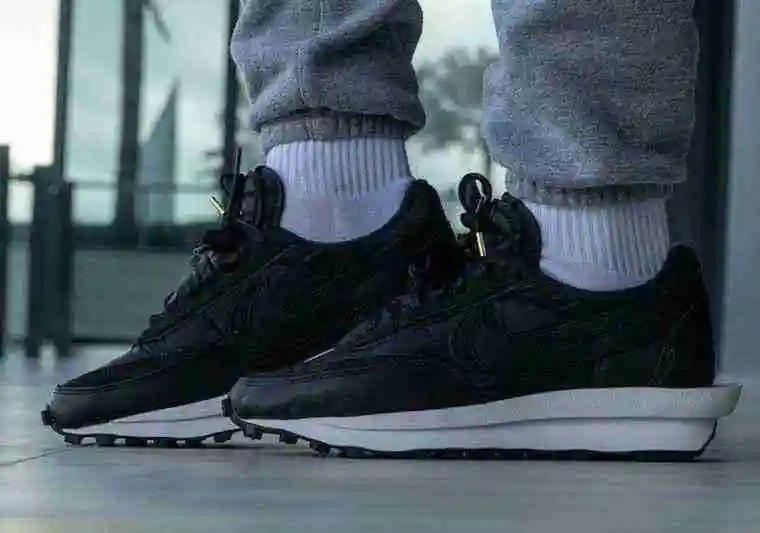 sacai-Nike-LDWaffle-Black-Nylon-BV0073-002-Release-Date-On-Feet.webp