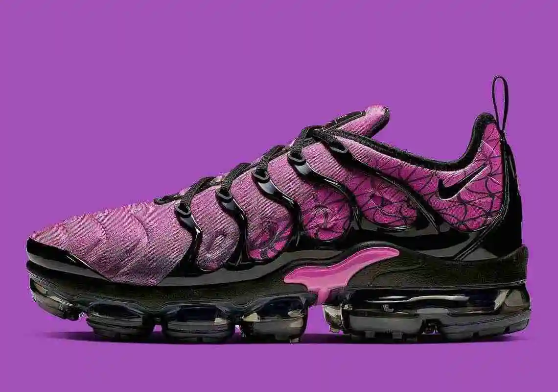 nike-vapormax-plus-924453_603-2.webp