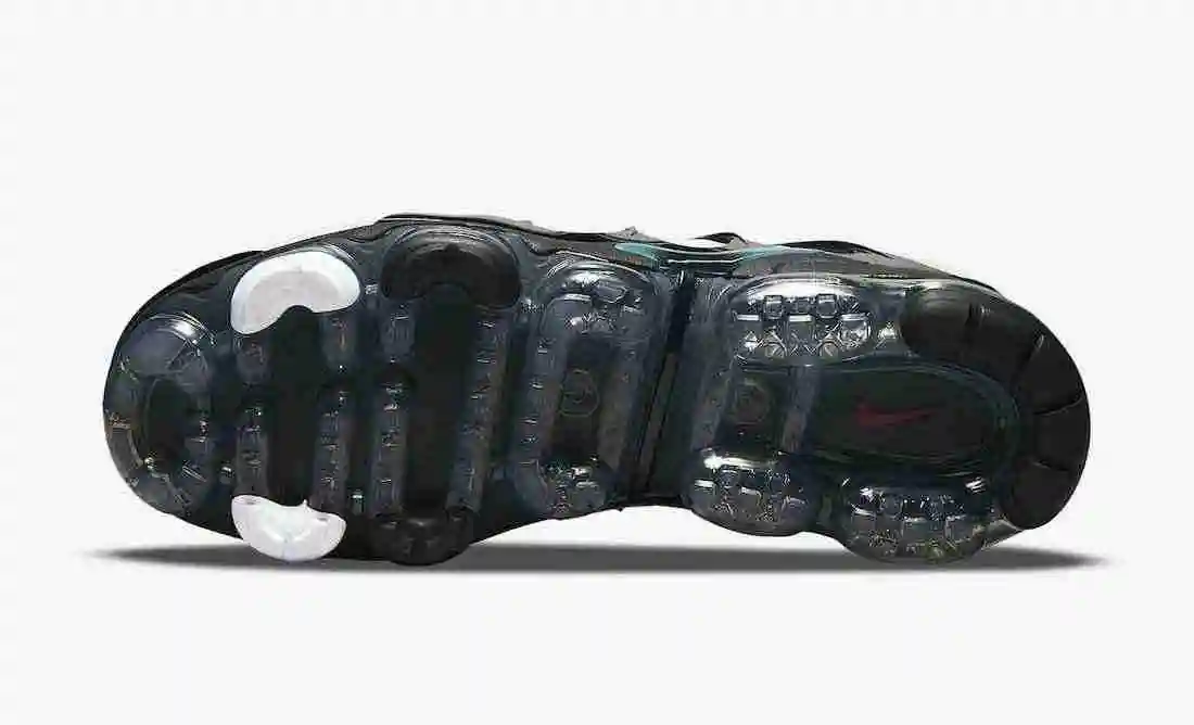 Nike Air VaporMax Plus “Swingman” DJ5189-001 40-46 (2).webp