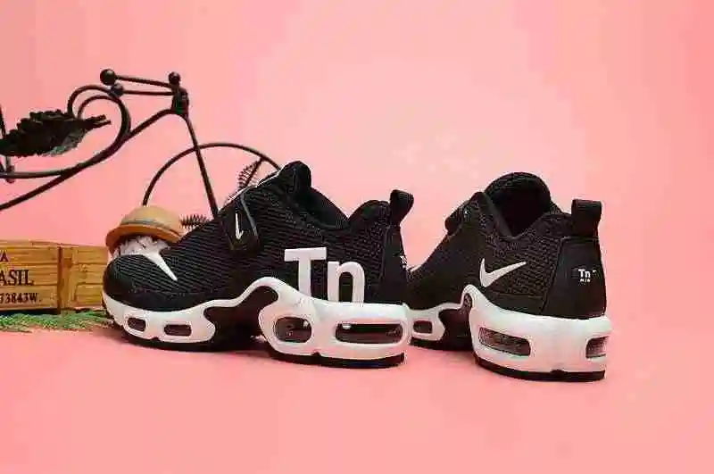 耐克 Nike Mercurial Air Max Plus Tn 滴塑童鞋 黑白 28-35 (5).webp