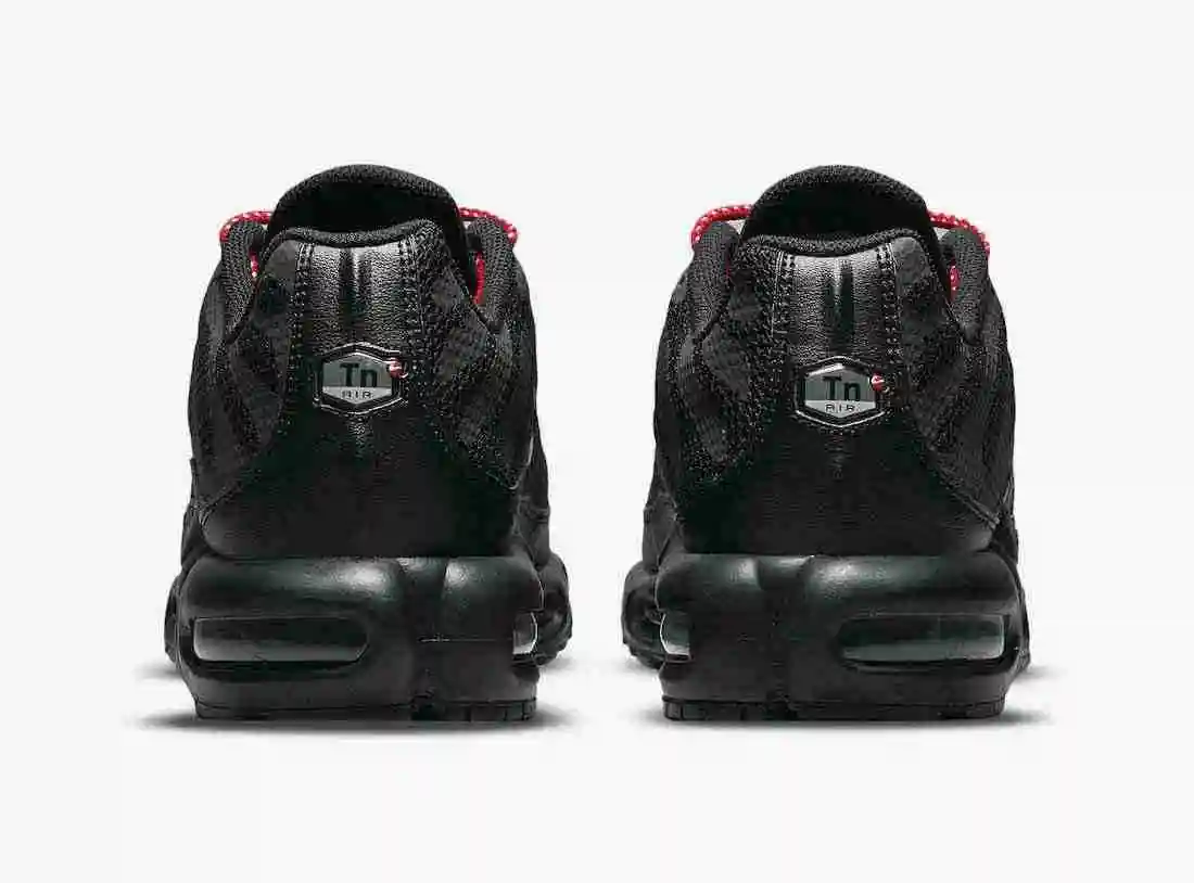 Nike Air Max Plus “Black Reflective”DN7997-001 40-46 (7).webp