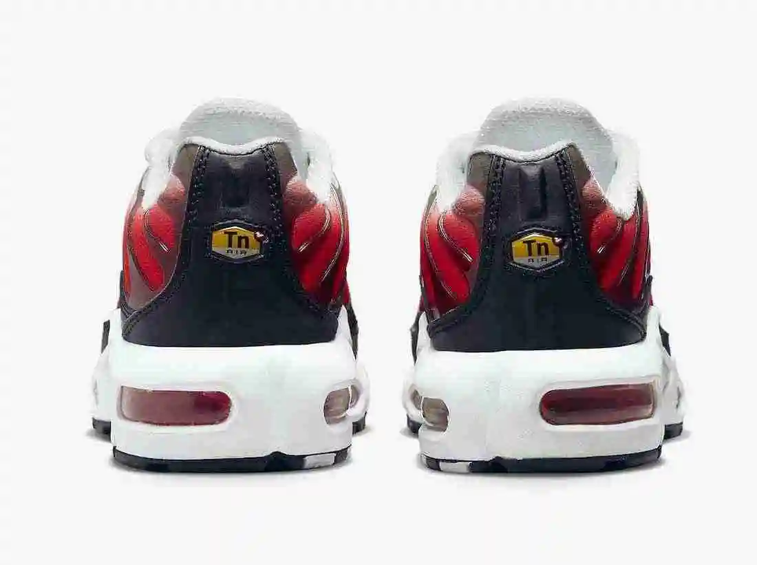 Nike-Air-Max-Plus-Fire-FD9768-100-Release-Date-5.webp