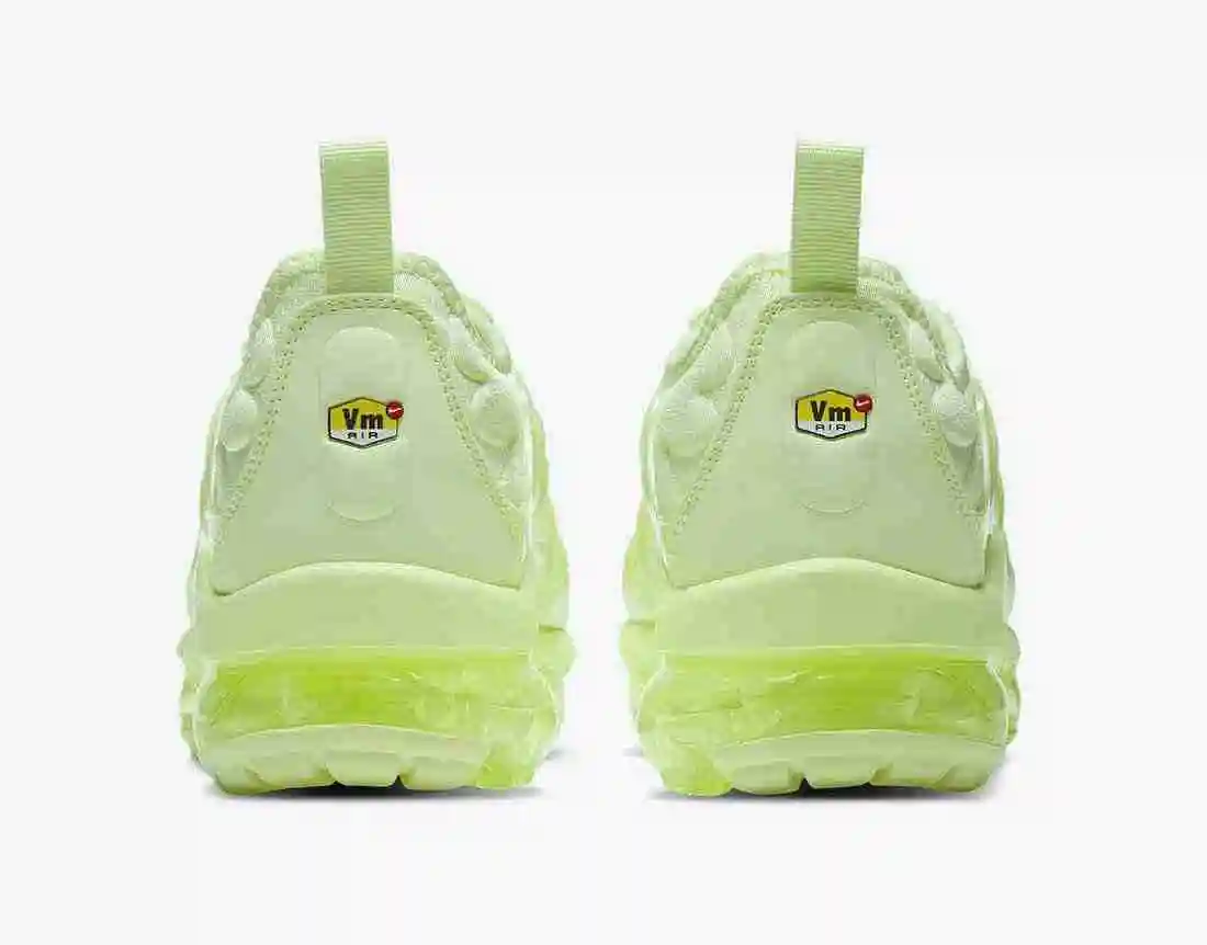 Nike Air VaporMax Plus “Barely Volt” DJ3023-700 36-40 (5).webp